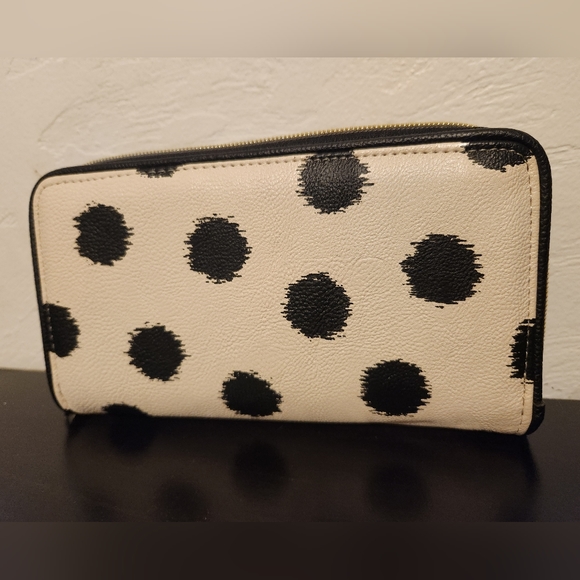 EUC Betsey Johnson spotted wallet - Picture 12 of 13